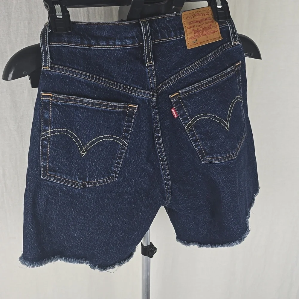 Levi's 501® Original High Rise Mid-Thigh Womens Shorts Size 24 = 0 - 00 NWT - Picture 16 of 16